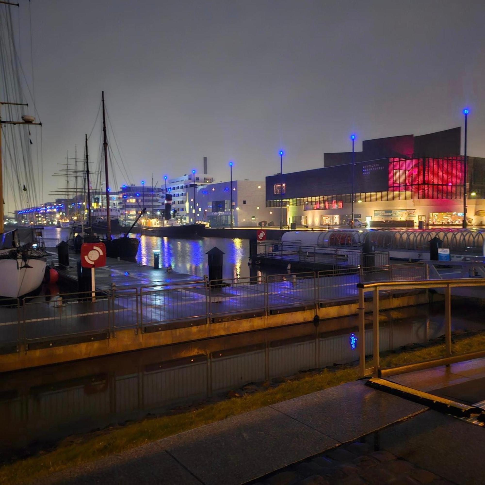 Gemuetl Wohnung Mit Blick Auf Den Hafen Bremerhaven Eksteriør bilde